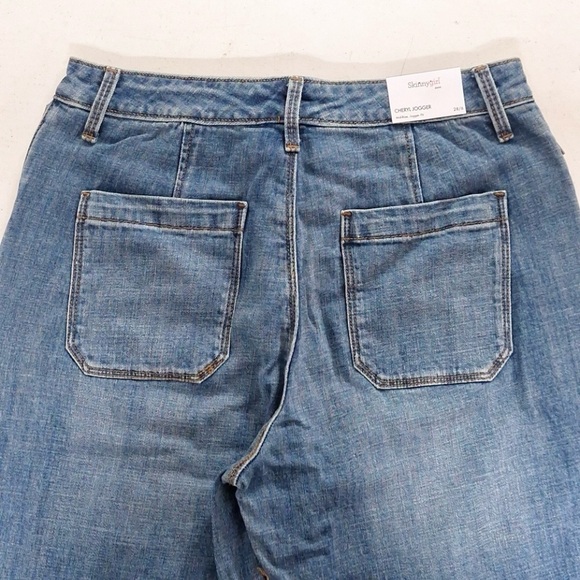 NWT Skinny Girl Cheryl Denim Jogger Jeans
Mid-Rise skinnygirl - Picture 4 of 11
